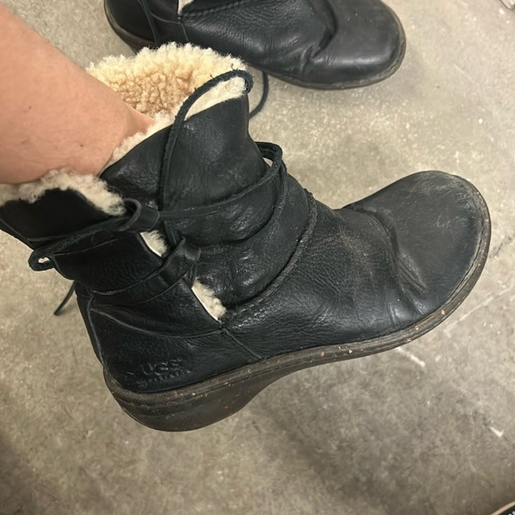 Full leather ugg booties - Picture 1 of 4